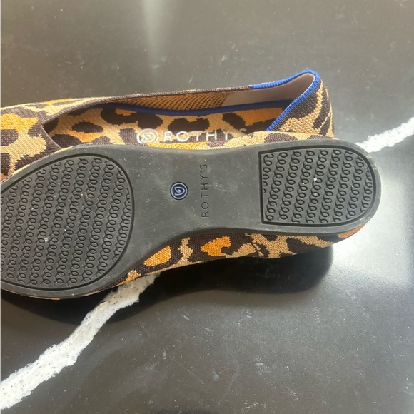 Rothy’s flat. - Picture 2 of 3